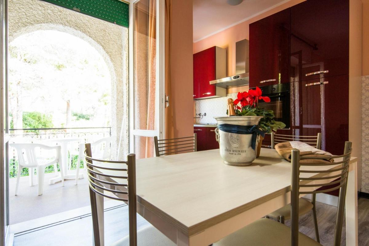 Residence Riviera Mare Pietra Ligure Exterior foto