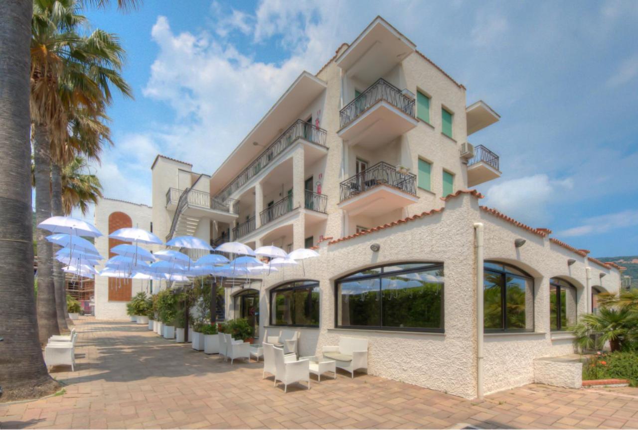 Residence Riviera Mare Pietra Ligure Exterior foto